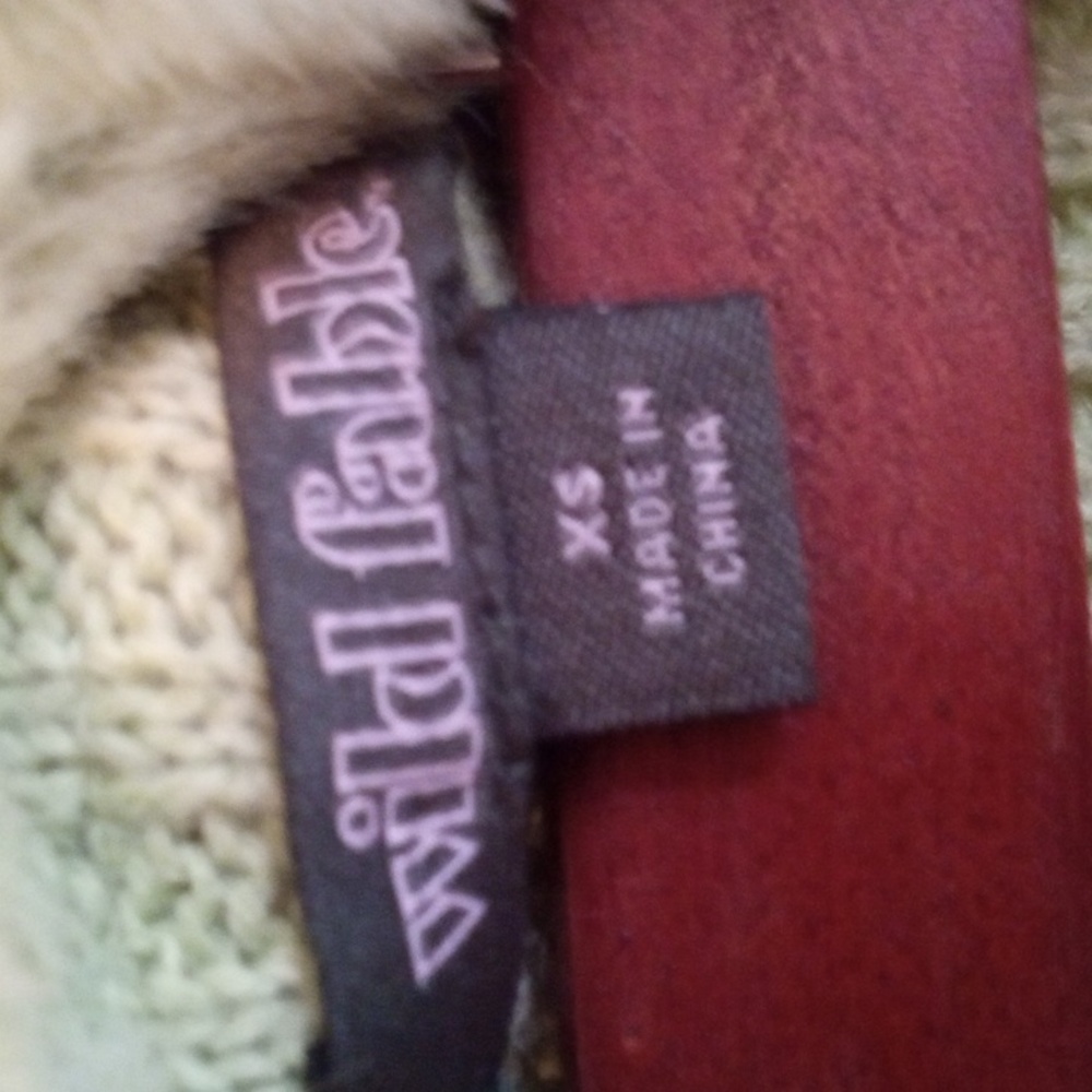 Wild fable shrug w fur - Picture 2 of 3